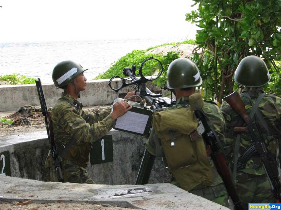 Phân đội hỏa lực phòng thủ đảo ở Trường Sa