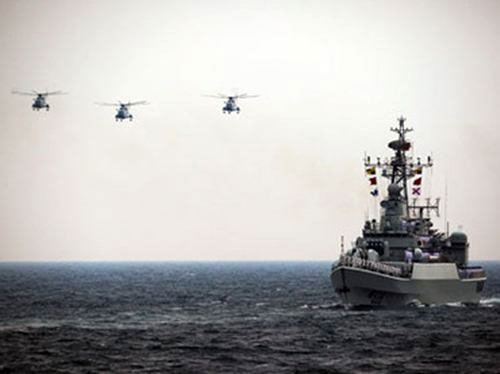 Hải quân Trung Quốc cũng thường xuyên diễu võ giương oai gây sức ép với láng giềng có tranh chấp
