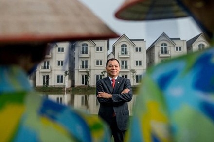 Hình ảnh tỷ phú USD đầu tiên của Việt Nam trên tạp chí Forbes phiên bản điện tử quốc tế