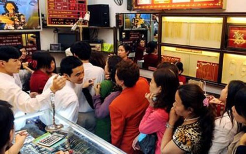 Vì sao người Việt Nam “sùng bái vàng”?
