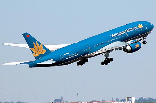 Vietnam Airlines cũng cho biết, hãng đã trở thành nhà vận chuyển chính thức của Festival Huế năm 2010  - tinkinhte.com