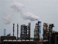Các nhà máy trong những ngành thải nhiều carbon thu lời nhờ bán hạn ngạch khí thải. - tinkinhte.com