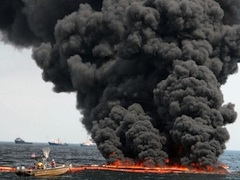 Vụ nổ giàn khoan Deepwater