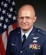 Tướng về hưu James Clapper - ảnh: Reuters