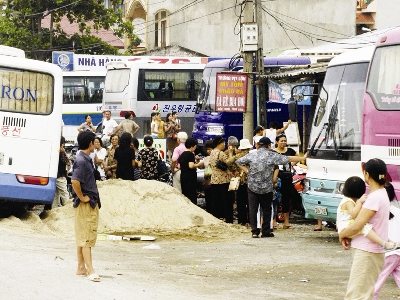 Một trạm dừng chân tư nhân trên Quốc lộ 1A, đoạn Hà Nội - Ninh Bình. Ảnh: Phạm Yên