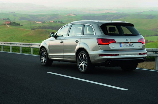 Audi Q7 3.0 TFSI phiên bản 2011 có giá 3,2 tỷ đồng