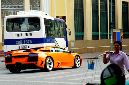 Dường như ở Việt Nam đang hình thành mốt chơi Lamborghini 