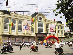 Chợ Hàng Da trong ngày khánh thành. Ảnh: Internet