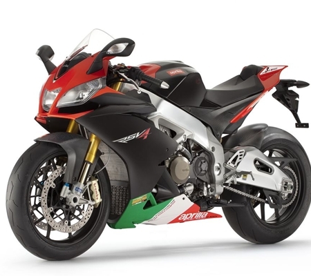 Aprilia RSV4 Factory APRC SE có vóc dáng gọn gàng. 