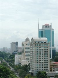 Một số cao ốc văn phòng trên đường Lê Duẩn, TPHCM. - tinkinhte.com