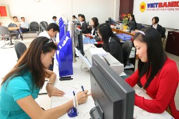 Tại Vietbank, khách hàng có mức tiền gửi từ 10 triệu đồng trở lên đều được hưởng mức lãi suất cao nhất là 10,499%/năm ở tất cả các kỳ hạn. - tinkinhte.com