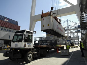 Vận chuyển container tại Cảng Georgia ở Savannah, bang Georgia, Mỹ, ngày 29/10. - tinkinhte.com