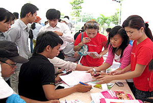 Việc làm là một trong những mục tiêu hàng đầu được đặt ra trong năm 2010 của thành phố Hà Nội