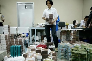 Ngân hàng Nhà nước cho biết sẽ không quá thiếu tiền lẻ trong năm nay - tinkinhte.com