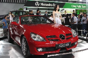 Mẫu xe SLK 200K được trưng bày tại Vietnam Motor Show 2009 - tinkinhte.com