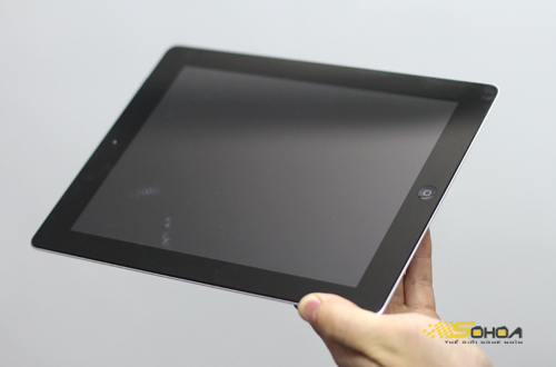 iPad 2 với kiểu dáng mỏng nhẹ hơn đáng kể so với bản trước. Ảnh: Tuấn Hưng.