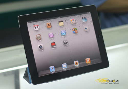 Vẫn trang bị màn hình kích thước 9,7 inch như iPad 1 nhưng iPad 2 có cấu hình phần cứng mạnh mẽ hơn. Ảnh: Tuấn Hưng.
