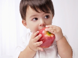 Ăn táo có thể giúp trẻ thông minh hơn