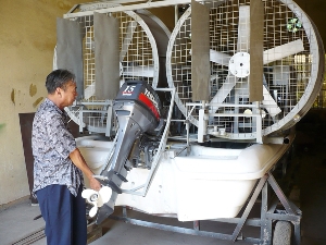 Khi đi lại hay trượt trn cạn, chn vịt sẽ nhấc ln	Ảnh: Trọng Đảng