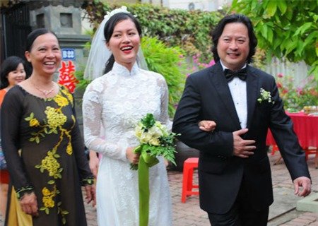 Đỗ Hải Yến hạnh phúc trong lễ cưới ở Bắc Ninh