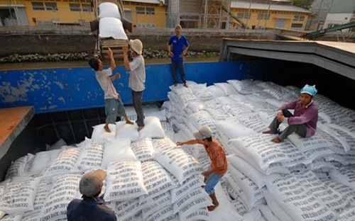 Xuất khẩu gạo: Làm nhiều hơn, tiền ít hơn!